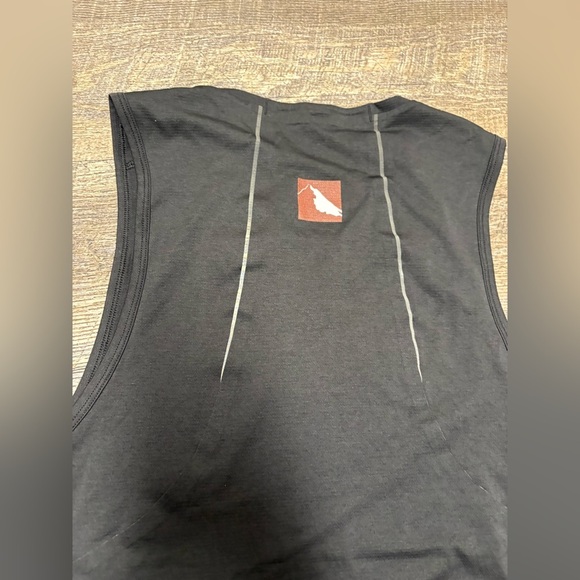 Lululemon Black Sleeveless Shirt - Picture 4 of 9